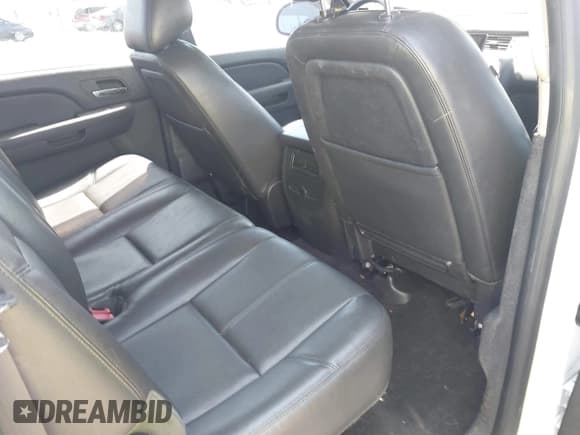 ✅ 2013 Chevrolet Silverado 1500 LTZ • VIN: 3GCPKTE24DG123063 • Lot: 42061675. Wystawiony na IAAI z przebiegiem 221 813 mil. Bezpłatny archiwum sprzedaży aukcyjnych z USA i szczegółowy raport historii pojazdu na DreamBid. Zdjęcie 8.