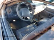 ✅ 2001 Ford Explorer Eddie Bauer • VIN: 1FMZU74E61UB05545 • Lot: 42649494. Wystawiony na Copart z przebiegiem 136 242 mil. Bezpłatny archiwum sprzedaży aukcyjnych z USA i szczegółowy raport historii pojazdu na DreamBid. Zdjęcie 8.