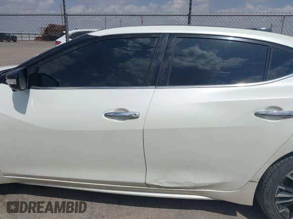✅ 2016 Nissan Maxima SR • VIN: 1N4AA6AP8GC412035 • Lot: 42110163. Listed on IAAI with 150,183 mi. Free auction sales archive from the USA and detailed vehicle history report at DreamBid. Image 14.
