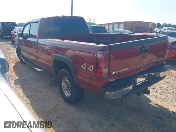 ✅ 2005 Chevrolet Silverado 2500HD LS • VIN: 1GCHK23U45F809481 • Lot: 42670838. Wystawiony na IAAI z przebiegiem Nie podano. Bezpłatny archiwum sprzedaży aukcyjnych z USA i szczegółowy raport historii pojazdu na DreamBid. Zdjęcie 3.