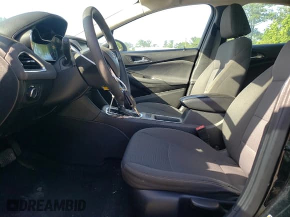 ✅ 2018 Chevrolet Cruze LS • VIN: 1G1BC5SM1J7231018 • Lot: 83925825. Listed on Copart with 106,047 mi. Free auction sales archive from the USA and detailed vehicle history report at DreamBid. Image 7.