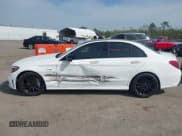 ✅ 2019 Mercedes-Benz C 43 AMG • VIN: 55SWF6EB6KU304488 • Lot: 42007033. Wystawiony na IAAI z przebiegiem 55 496 mil. Bezpłatny archiwum sprzedaży aukcyjnych z USA i szczegółowy raport historii pojazdu na DreamBid. Zdjęcie 14.