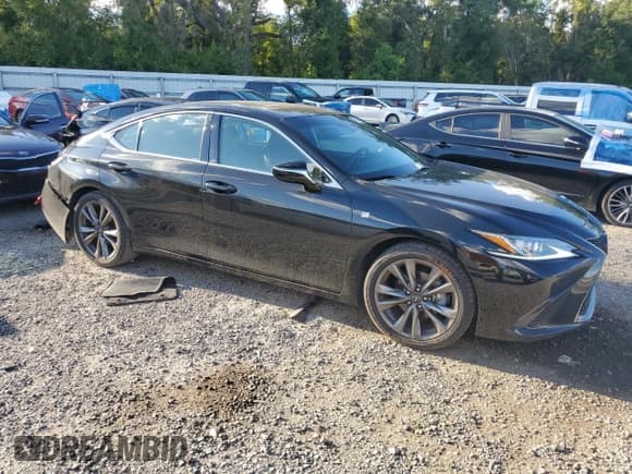 ✅ 2019 Lexus ES 350 Luxury • VIN: 58ABZ1B12KU015531 • Лот: 82149565. Опубликован ранее на Copart с пробегом 84 251 миль. Бесплатный доступ к архиву аукционных продаж из США и подробный отчёт об истории автомобиля на DreamBid. Изображение 4.