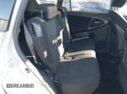 ✅ 2009 Toyota RAV4 Sport • VIN: JTMBK32V195083242 • Лот: 43528396. Опубликован ранее на IAAI с пробегом 120 227 миль. Бесплатный доступ к архиву аукционных продаж из США и подробный отчёт об истории автомобиля на DreamBid. Изображение 8.