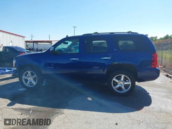 2012 Chevrolet Tahoe LT z VIN 1GNSCBE03CR170946, wystawiony jako IAAI lot #43513512 z przebiegiem 82 359 mil mil oraz . Historia ofert i sprzedaży dostępna na DreamBid. Obrazek 15.