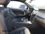 ✅ 2007 Ford Mustang GT Deluxe • VIN: 1ZVFT85H875254094 • Lot: 42593468. Wystawiony na IAAI z przebiegiem 126 596 mil. Bezpłatny archiwum sprzedaży aukcyjnych z USA i szczegółowy raport historii pojazdu na DreamBid. Zdjęcie 5.