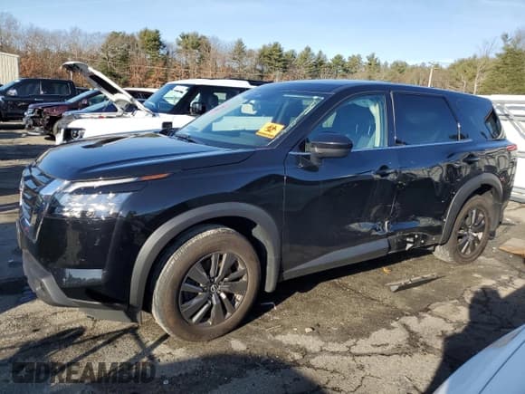 ✅ 2023 Nissan Pathfinder S • VIN: 5N1DR3AC7PC206888 • Lot: 85026764. Wystawiony na Copart z przebiegiem 27 353 mil. Bezpłatny archiwum sprzedaży aukcyjnych z USA i szczegółowy raport historii pojazdu na DreamBid. Zdjęcie 1.