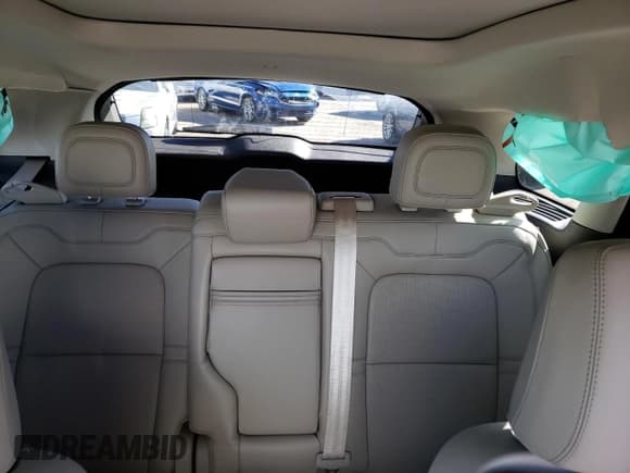 ✅ 2022 Lincoln Corsair Reserve • VIN: 5LMCJ2C99NUL20975 • Lot: 41671743. Wystawiony na Copart z przebiegiem 9 866 mil. Bezpłatny archiwum sprzedaży aukcyjnych z USA i szczegółowy raport historii pojazdu na DreamBid. Zdjęcie 10.