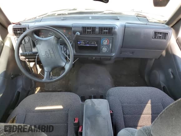 1995 Chevrolet S-10 LS с VIN 1GCCS19Z6SK233614, выставлен на аукционе Copart как лот 70534234 с пробегом 195 443 миль миль и Списание • Salvage title. История ставок и продаж доступна на DreamBid. Изображение 8.