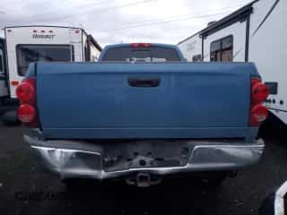 2007 Dodge 3500 SLT z VIN 3D7MX38A97G824926, wystawiony jako Copart lot #81108234 z przebiegiem 173 557 mil mil oraz Szkoda całkowita • Salvage title. Historia ofert i sprzedaży dostępna na DreamBid. Obrazek 6.