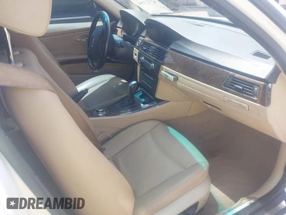 ✅ 2009 BMW 3 Series 328i • VIN: WBAPH57549NM32738 • Lot: 42727144. Listed on IAAI with 175,384 mi. Free auction sales archive from the USA and detailed vehicle history report at DreamBid. Image 5.