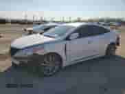 2016 Hyundai Azera z VIN KMHFG4JG3GA507628, wystawiony jako Copart lot #50643975 z przebiegiem 108 458 mil mil oraz Szkoda całkowita • Salvage title. Historia ofert i sprzedaży dostępna na DreamBid. Obrazek 1.