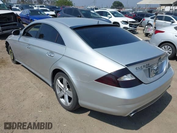 ✅ 2006 Mercedes-Benz CLS 500 • VIN: WDDDJ75X06A021842 • Lot: 42473311. Listed on IAAI with 164,276 mi. Free auction sales archive from the USA and detailed vehicle history report at DreamBid. Image 3.