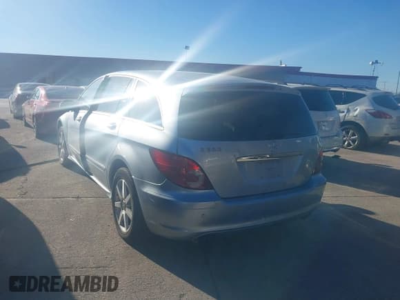 ✅ 2007 Mercedes-Benz R 3.5L • VIN: 4JGCB65E07A056051 • Lot: 41252495. Wystawiony na IAAI z przebiegiem 231 074 mil. Bezpłatny archiwum sprzedaży aukcyjnych z USA i szczegółowy raport historii pojazdu na DreamBid. Zdjęcie 3.