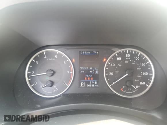 ✅ 2021 Nissan Sentra S • VIN: 3N1AB8BV9MY318915 • Lot: 67079935. Wystawiony na Copart z przebiegiem 26 388 mil. Bezpłatny archiwum sprzedaży aukcyjnych z USA i szczegółowy raport historii pojazdu na DreamBid. Zdjęcie 9.