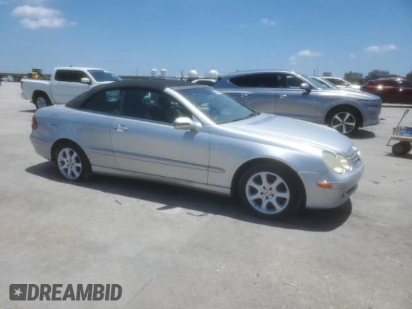 ✅ 2004 Mercedes-Benz CLK 320 • VIN: WDBTK65G94T017124 • Лот: 57030485. Опубликован ранее на Copart с пробегом Не указан. Бесплатный доступ к архиву аукционных продаж из США и подробный отчёт об истории автомобиля на DreamBid. Изображение 4.