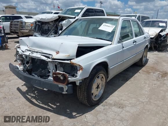 ✅ 1991 Mercedes-Benz 190 • VIN: WDBDA28D8MF756484 • Lot: 42604577. Wystawiony na IAAI z przebiegiem 115 827 mil. Bezpłatny archiwum sprzedaży aukcyjnych z USA i szczegółowy raport historii pojazdu na DreamBid. Zdjęcie 2.