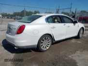 ✅ 2010 Lincoln MKS • VIN: 1LNHL9DR3AG608798 • Lot: 43674923. Wystawiony na IAAI z przebiegiem 115 333 mil. Bezpłatny archiwum sprzedaży aukcyjnych z USA i szczegółowy raport historii pojazdu na DreamBid. Zdjęcie 4.