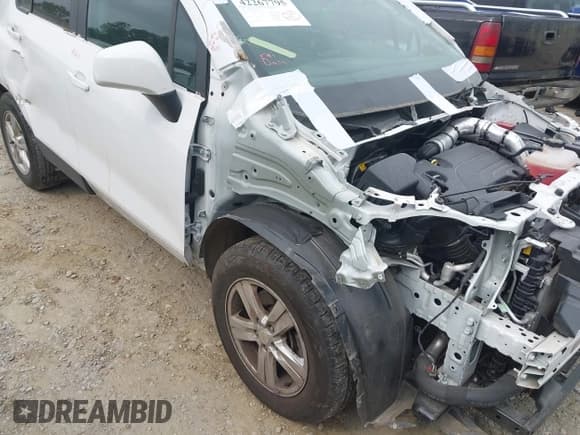 ✅ 2022 Chevrolet Trax LS • VIN: KL7CJKSM6NB526017 • Lot: 42267795. Listed on IAAI with 56,408 mi. Free auction sales archive from the USA and detailed vehicle history report at DreamBid. Image 18.