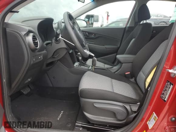 ✅ 2021 Hyundai Kona SE • VIN: KM8K12AA8MU666722 • Лот: 62420224. Опубликован ранее на Copart с пробегом Не указан. Бесплатный доступ к архиву аукционных продаж из США и подробный отчёт об истории автомобиля на DreamBid. Изображение 7.