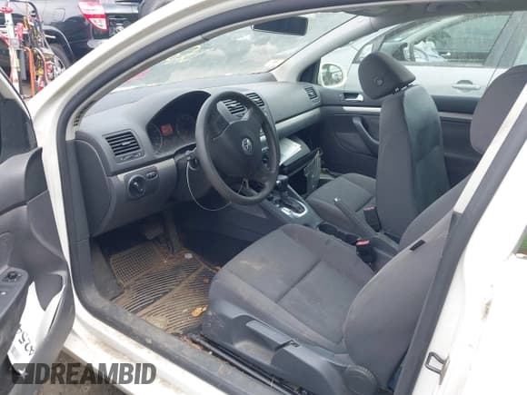 ✅ 2009 Volkswagen Rabbit S • VIN: WVWBB71K99W112155 • Lot: 42394254. Listed on IAAI with 158,219 mi. Free auction sales archive from the USA and detailed vehicle history report at DreamBid. Image 5.