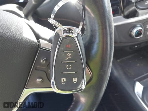 ✅ 2018 Chevrolet Traverse LT • VIN: 1GNEVHKW8JJ132062 • Lot: 43366745. Wystawiony na IAAI z przebiegiem 183 783 mil. Bezpłatny archiwum sprzedaży aukcyjnych z USA i szczegółowy raport historii pojazdu na DreamBid. Zdjęcie 11.