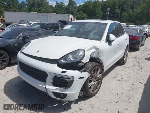 ✅ 2017 Porsche Cayenne • VIN: WP1AA2A2XHKA87790 • Lot: 42740405. Wystawiony na IAAI z przebiegiem 137 493 mil. Bezpłatny archiwum sprzedaży aukcyjnych z USA i szczegółowy raport historii pojazdu na DreamBid. Zdjęcie 17.