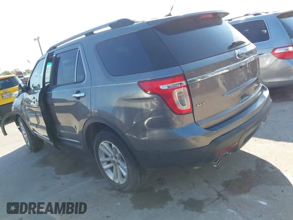 ✅ 2011 Ford Explorer XLT • VIN: 1FMHK7D84BGA64697 • Lot: 43656226. Wystawiony na IAAI z przebiegiem 108 320 mil. Bezpłatny archiwum sprzedaży aukcyjnych z USA i szczegółowy raport historii pojazdu na DreamBid. Zdjęcie 3.