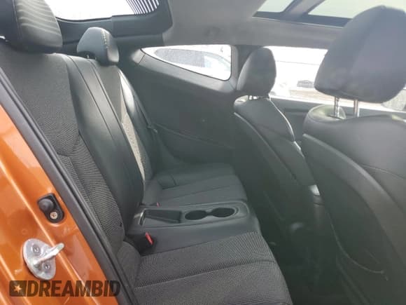 ✅ 2012 Hyundai Veloster w/Gray Int • VIN: KMHTC6AD5CU057828 • Lot: 48669885. Wystawiony na Copart z przebiegiem Nie podano. Bezpłatny archiwum sprzedaży aukcyjnych z USA i szczegółowy raport historii pojazdu na DreamBid. Zdjęcie 10.