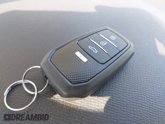 ✅ 2016 Volvo XC90 T6 Momentum • VIN: YV4A22PK2G1018647 • Lot: 43165050. Listed on IAAI with 120,447 mi. Free auction sales archive from the USA and detailed vehicle history report at DreamBid. Image 11.