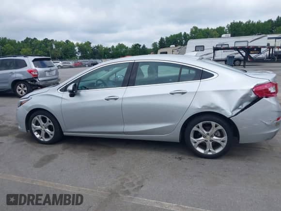 2017 Chevrolet Cruze Premier с VIN 1G1BF5SM3H7179618, выставлен на аукционе IAAI как лот 43043090 с пробегом 186 770 миль миль и . История ставок и продаж доступна на DreamBid. Изображение 14.