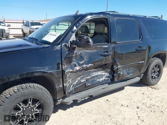 ✅ 2008 Chevrolet Suburban 3LT • VIN: 3GNFC16088G207846 • Lot: 41483605. Listed on IAAI with 184,709 mi. Free auction sales archive from the USA and detailed vehicle history report at DreamBid. Image 6.