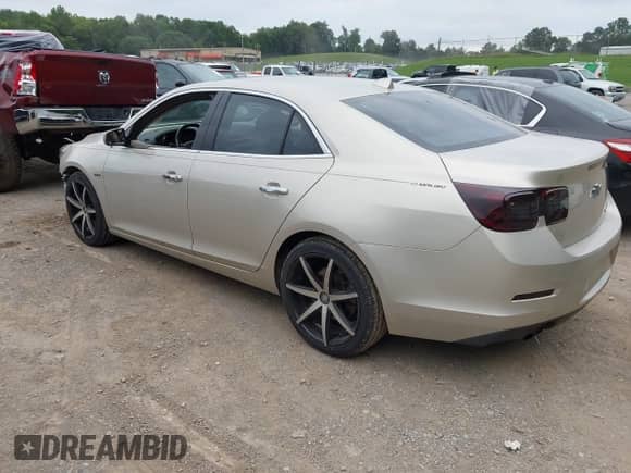 2013 Chevrolet Malibu LTZ with VIN 1G11J5SX6DF183134, listed as a IAAI auction lot 42903147 with 122,005 mi miles and . Bid and sale history available at DreamBid. Image 3.