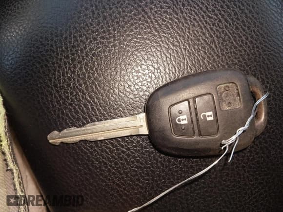 ✅ 2017 Toyota RAV4 LE • VIN: 2T3BFREV2HW550825 • Lot: 43747935. Listed on IAAI with 204,748 mi. Free auction sales archive from the USA and detailed vehicle history report at DreamBid. Image 11.