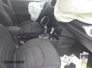 ✅ 2020 Jeep Renegade Latitude • VIN: ZACNJBBB5LPL91428 • Lot: 43014467. Listed on IAAI with 74,390 mi. Free auction sales archive from the USA and detailed vehicle history report at DreamBid. Image 5.