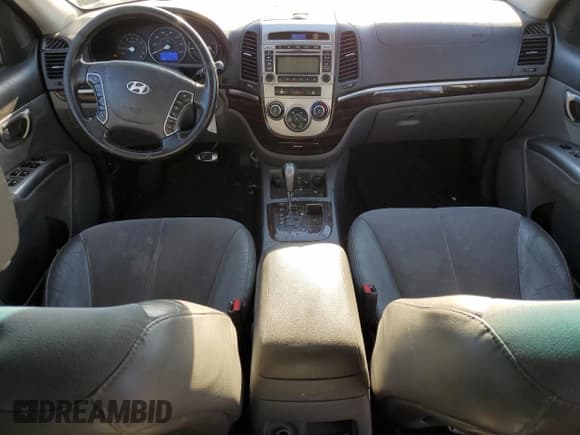 ✅ 2010 Hyundai Santa Fe SE • VIN: 5NMSHDAG1AH352624 • Lot: 76603304. Listed on Copart with 182,184 mi. Free auction sales archive from the USA and detailed vehicle history report at DreamBid. Image 8.