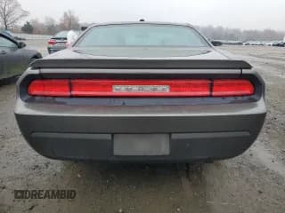 ✅ 2010 Dodge Challenger SE • VIN: 2B3CJ4DV7AH260157 • Lot: 93429425. Listed on Copart with 195,621 mi. Free auction sales archive from the USA and detailed vehicle history report at DreamBid. Image 6.