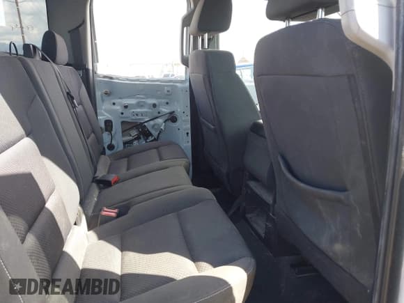 ✅ 2019 Chevrolet Silverado 1500 LT • VIN: 2GCRCPEC8K1118959 • Lot: 43300988. Wystawiony na IAAI z przebiegiem 141 898 mil. Bezpłatny archiwum sprzedaży aukcyjnych z USA i szczegółowy raport historii pojazdu na DreamBid. Zdjęcie 8.