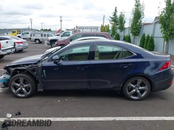 ✅ 2014 Lexus IS 350 • VIN: JTHBE1D25E5004890 • Lot: 42759557. Listed on IAAI with 85,474 mi. Free auction sales archive from the USA and detailed vehicle history report at DreamBid. Image 14.