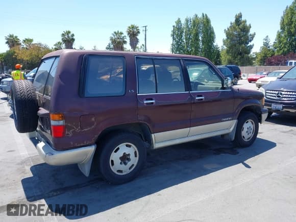 ✅ 1994 Isuzu Trooper LS • VIN: JACDH58W8R7919750 • Lot: 42576854. Listed on IAAI with 265,525 mi. Free auction sales archive from the USA and detailed vehicle history report at DreamBid. Image 4.