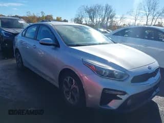 ✅ 2020 Kia Forte LXS • VIN: 3KPF24ADXLE176174 • Lot: 43510285. Wystawiony na IAAI z przebiegiem 9 896 mil. Bezpłatny archiwum sprzedaży aukcyjnych z USA i szczegółowy raport historii pojazdu na DreamBid. Zdjęcie 1.