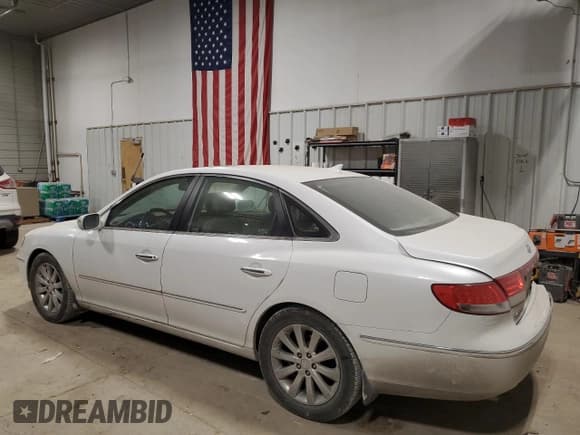 ✅ 2009 Hyundai Azera Limited • VIN: KMHFC46F09A372929 • Lot: 88455705. Listed on Copart with 111,222 mi. Free auction sales archive from the USA and detailed vehicle history report at DreamBid. Image 2.