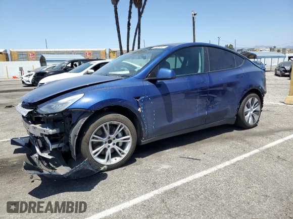 ✅ 2021 Tesla Model Y Long Range • VIN: 5YJYGAEE3MF196385 • Lot: 56984645. Wystawiony na Copart z przebiegiem 39 654 mil. Bezpłatny archiwum sprzedaży aukcyjnych z USA i szczegółowy raport historii pojazdu na DreamBid. Zdjęcie 1.