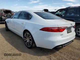 ✅ 2019 Jaguar XF 25t Prestige • VIN: SAJBE4FX4KCY74392 • Лот: 65859214. Опубликован ранее на Copart с пробегом 61 854 миль. Бесплатный доступ к архиву аукционных продаж из США и подробный отчёт об истории автомобиля на DreamBid. Изображение 2.