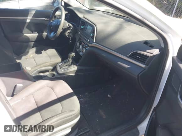 2019 Hyundai Elantra SE z VIN 5NPD74LF9KH425730, wystawiony jako IAAI lot #43339424 z przebiegiem 173 123 mil mil oraz . Historia ofert i sprzedaży dostępna na DreamBid. Obrazek 5.