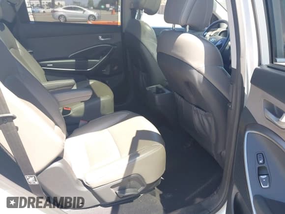 ✅ 2017 Hyundai Santa Fe Limited Ultimate • VIN: KM8SR4HF7HU251807 • Лот: 43164640. Опубликован ранее на IAAI с пробегом 143 691 миль. Бесплатный доступ к архиву аукционных продаж из США и подробный отчёт об истории автомобиля на DreamBid. Изображение 8.