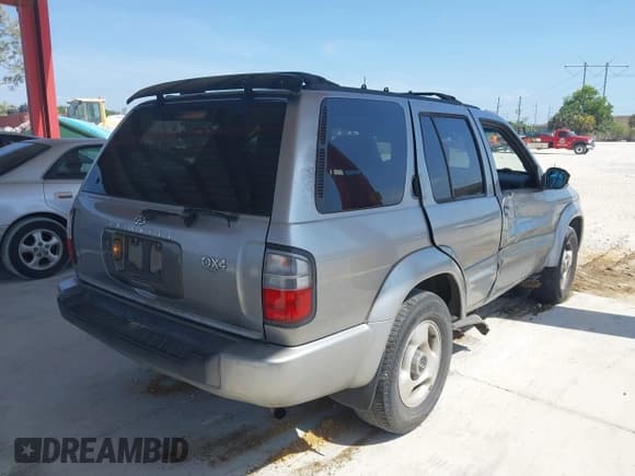 ✅ 2000 Infiniti QX4 • VIN: JNRAR07Y4YW086878 • Lot: 42092898. Wystawiony na IAAI z przebiegiem 191 974 mil. Bezpłatny archiwum sprzedaży aukcyjnych z USA i szczegółowy raport historii pojazdu na DreamBid. Zdjęcie 4.