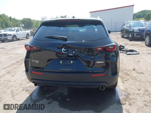 ✅ 2023 Mazda CX-50 S Premium Plus • VIN: 7MMVABEM9PN116501 • Lot: 42371466. Wystawiony na IAAI z przebiegiem 45 675 mil. Bezpłatny archiwum sprzedaży aukcyjnych z USA i szczegółowy raport historii pojazdu na DreamBid. Zdjęcie 17.