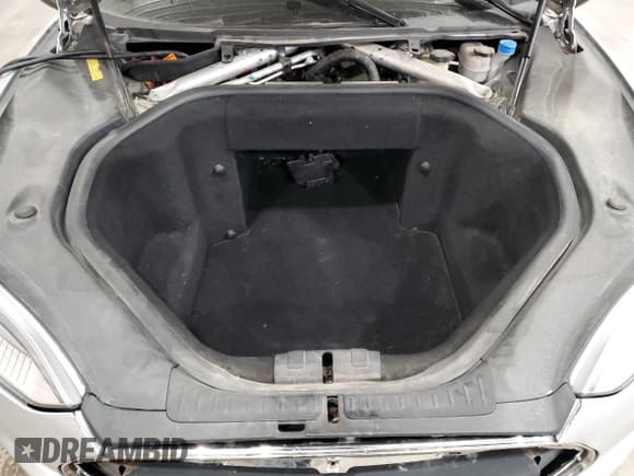 ✅ 2013 Tesla Model S • VIN: 5YJSA1CN6DFP18159 • Lot: 90867755. Wystawiony na Copart z przebiegiem 128 304 mil. Bezpłatny archiwum sprzedaży aukcyjnych z USA i szczegółowy raport historii pojazdu na DreamBid. Zdjęcie 11.