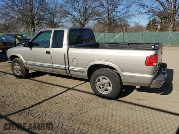 ✅ 2003 Chevrolet S-10 • VIN: 1GCDT19X438147295 • Лот: 46284025. Опубликован ранее на Copart с пробегом 128 089 миль. Бесплатный доступ к архиву аукционных продаж из США и подробный отчёт об истории автомобиля на DreamBid. Изображение 2.